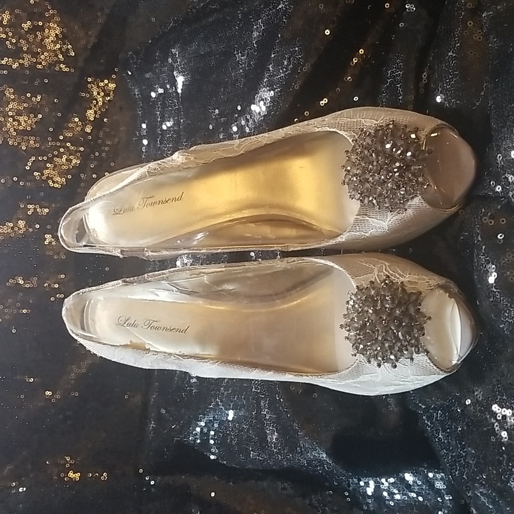 Julie Townsend Taupe dressy laced sling open toe with beaded ornament size 11